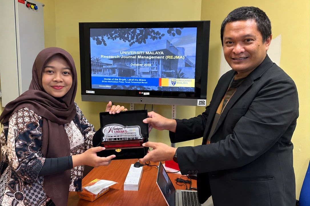UNESA Kampus 5 Perkuat Kolaborasi Riset dan Pengelolaan Jurnal Internasional dengan Universiti Malaya