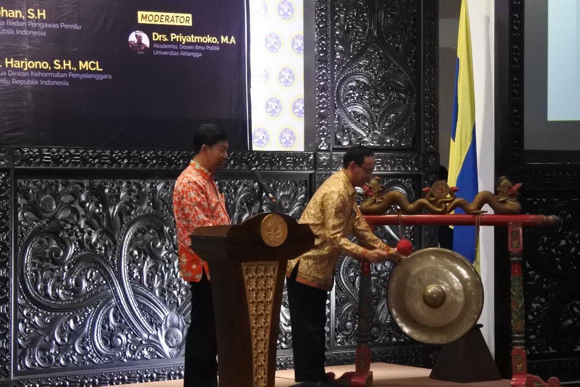 Rektor Unair Minta Mahasiswa Tak Ciptakan Hoaks