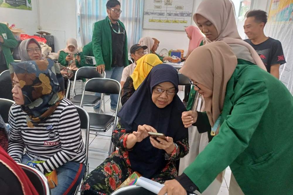UMKM Nginden Diajak Manfaatkan Digital Marketing untuk Promosi