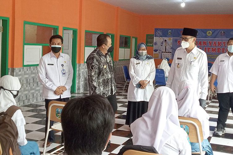 Beri Motivasi Warga, Bupati Jember: Jika Membaik ke Level 2, Sekolah Bisa Tatap Muka