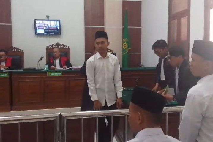 Pembuat Bom Molotov untuk Bakar Gedung Grahadi Jalani Sidang Perdana