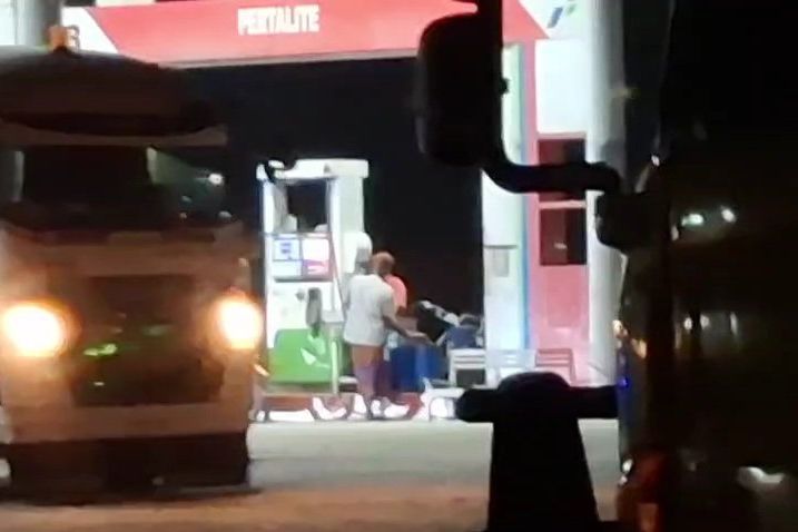 Pelayanan SPBU di Sugihwaras Tuban Dikeluhkan Warga, Mengapa?