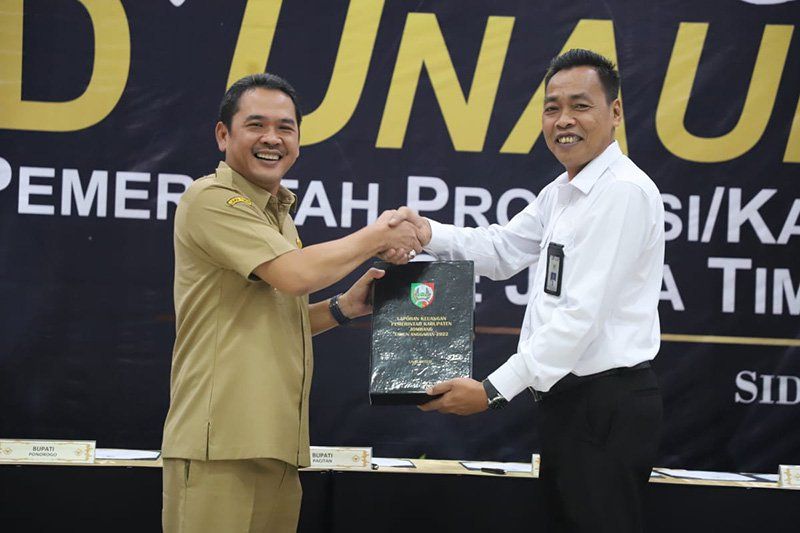 Pemkab Jombang Serahkan LKPD Unaudited Tahun Anggaran 2022 ke BPK