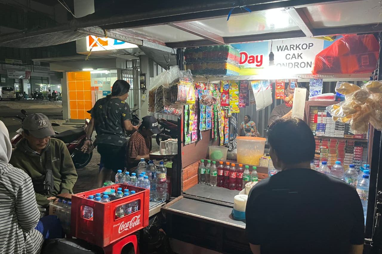 Dari Generasi ke Generasi, Warkop Cak Gondrong Setia Layani Pelanggan