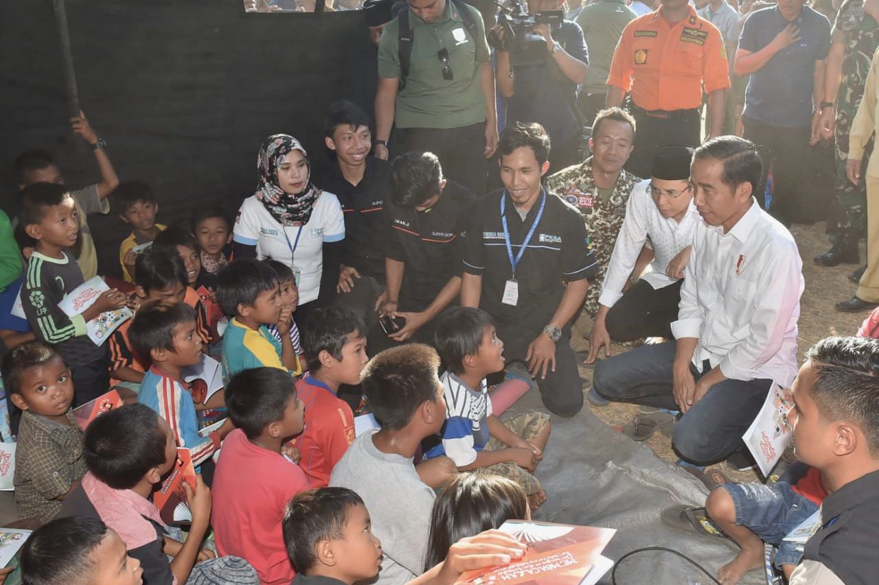 Jokowi Tinjau Penanganan Korban Gempa di Lombok Timur