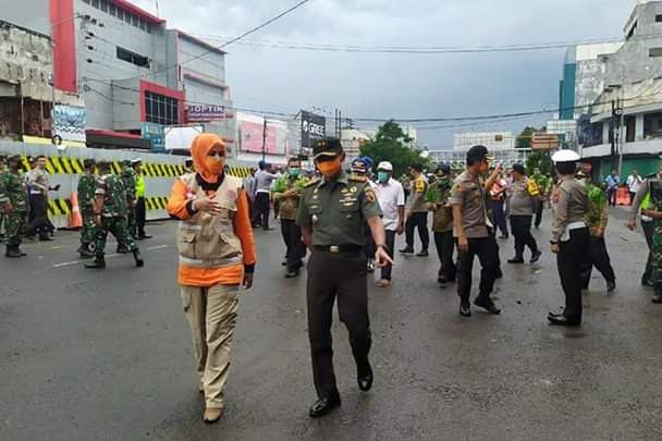 Jalan Sekitar Ruko Jompo Jember yang Amblas Dibuka