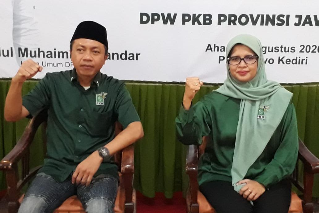 Dapat Dua Rekom Partai Besar, Mak Rini-Mak Dhene Siap Lawan Petahana di Pilkada Blitar