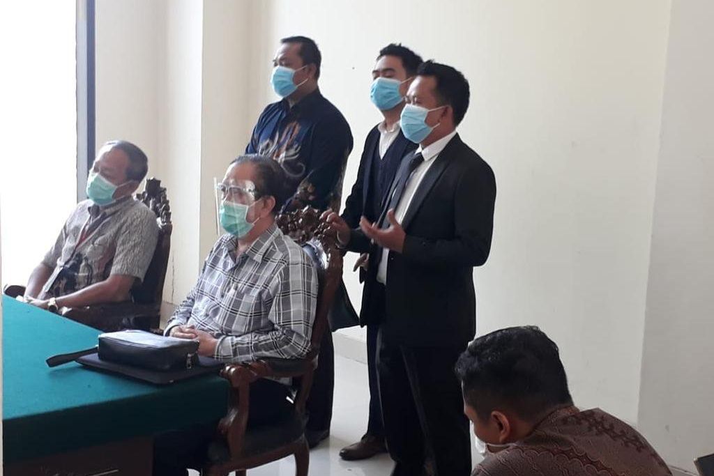 PT APIM Diserbu Kreditur