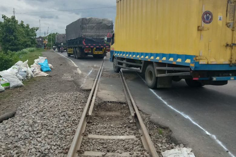 Rawan Kecelakaan, KAI Daop 7 Perbaiki Perlintasan Kereta Api