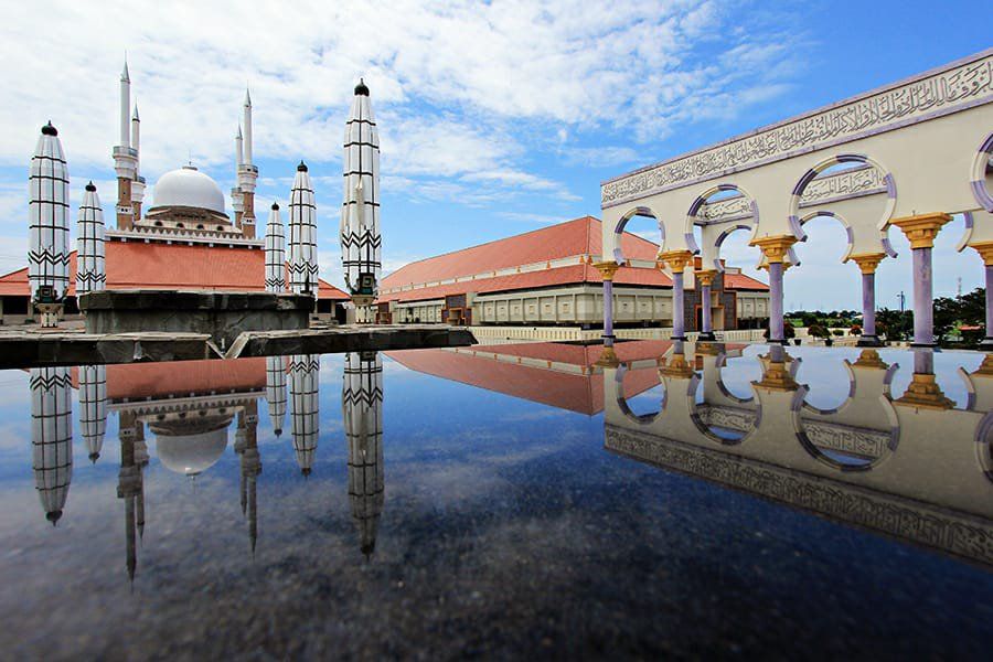 Ini 7 Masjid Unik di Indonesia Menarik Jadi Wisata Religi Saat Ramadan