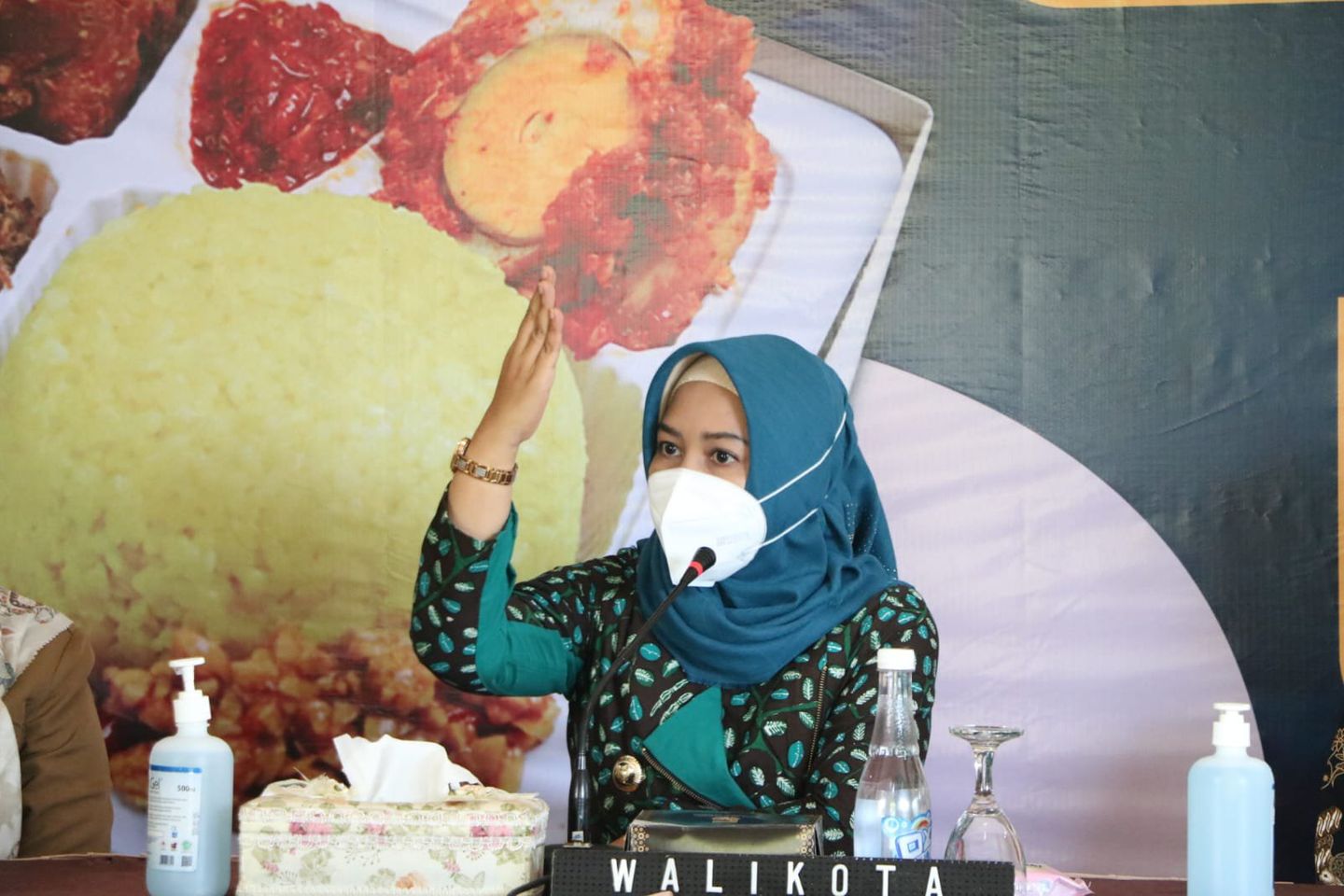 Usia Perempuan di Bumi Mojopahit Lebih Panjang Dibanding Pria, Ning Ita Sampaikan Tips Ini