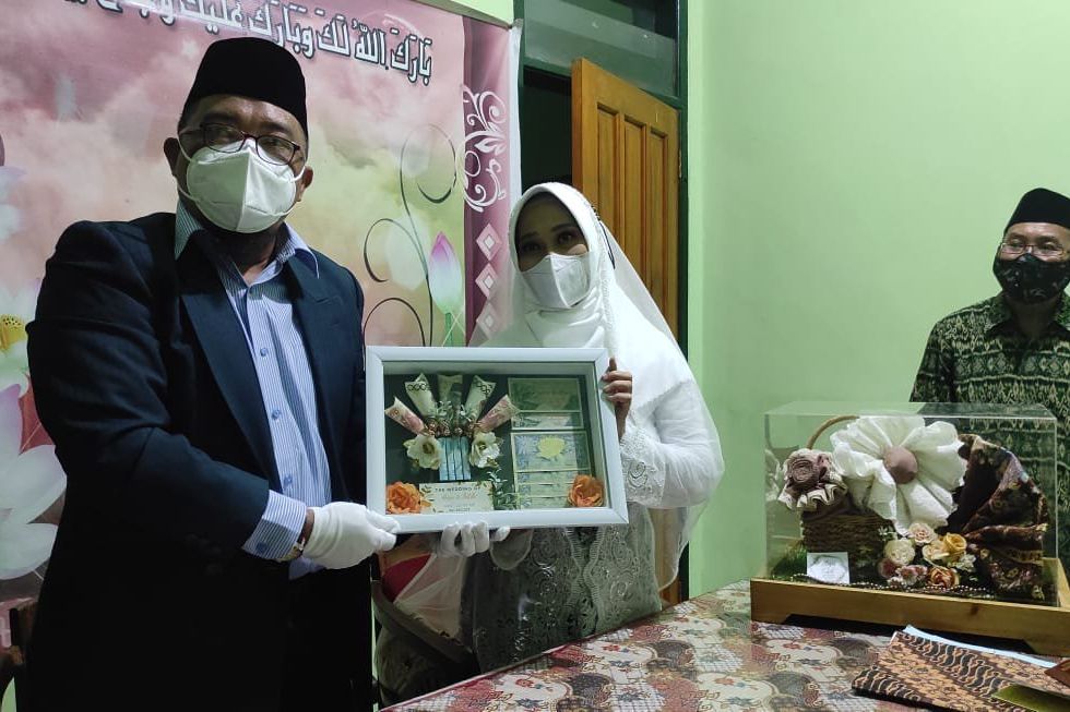 Puluhan Pasangan Pengantin di Mojokerto Nikah di Tanggal Cantik 22-02-2022