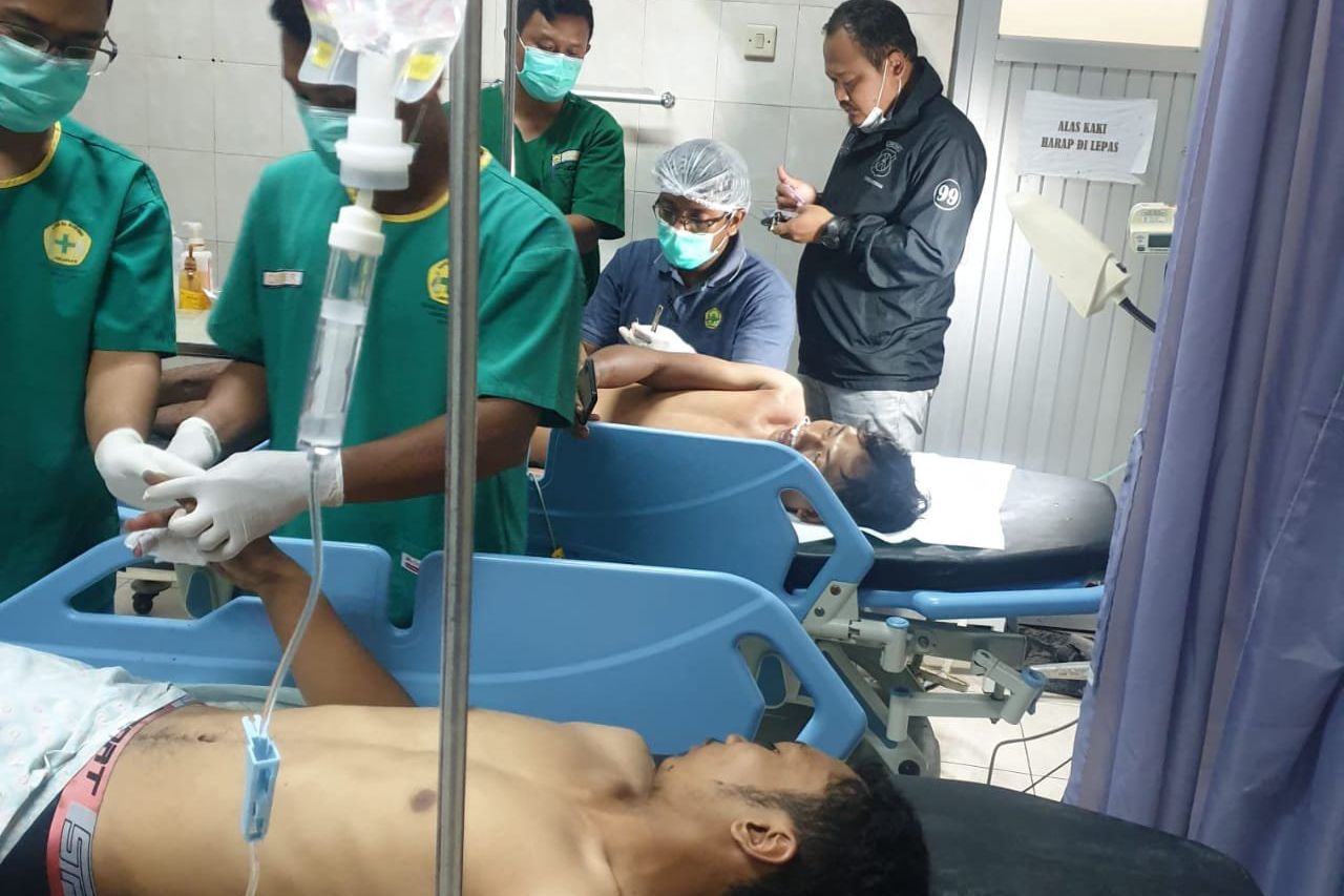 Nyaris Terbunuh, Dua Pemuda di Lamongan Dibacok Orang Tidak Dikenal