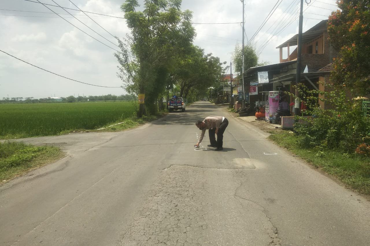 Konvoi Kelulusan, Satu Pelajar di Mojokerto Tewas Tertabrak Truk