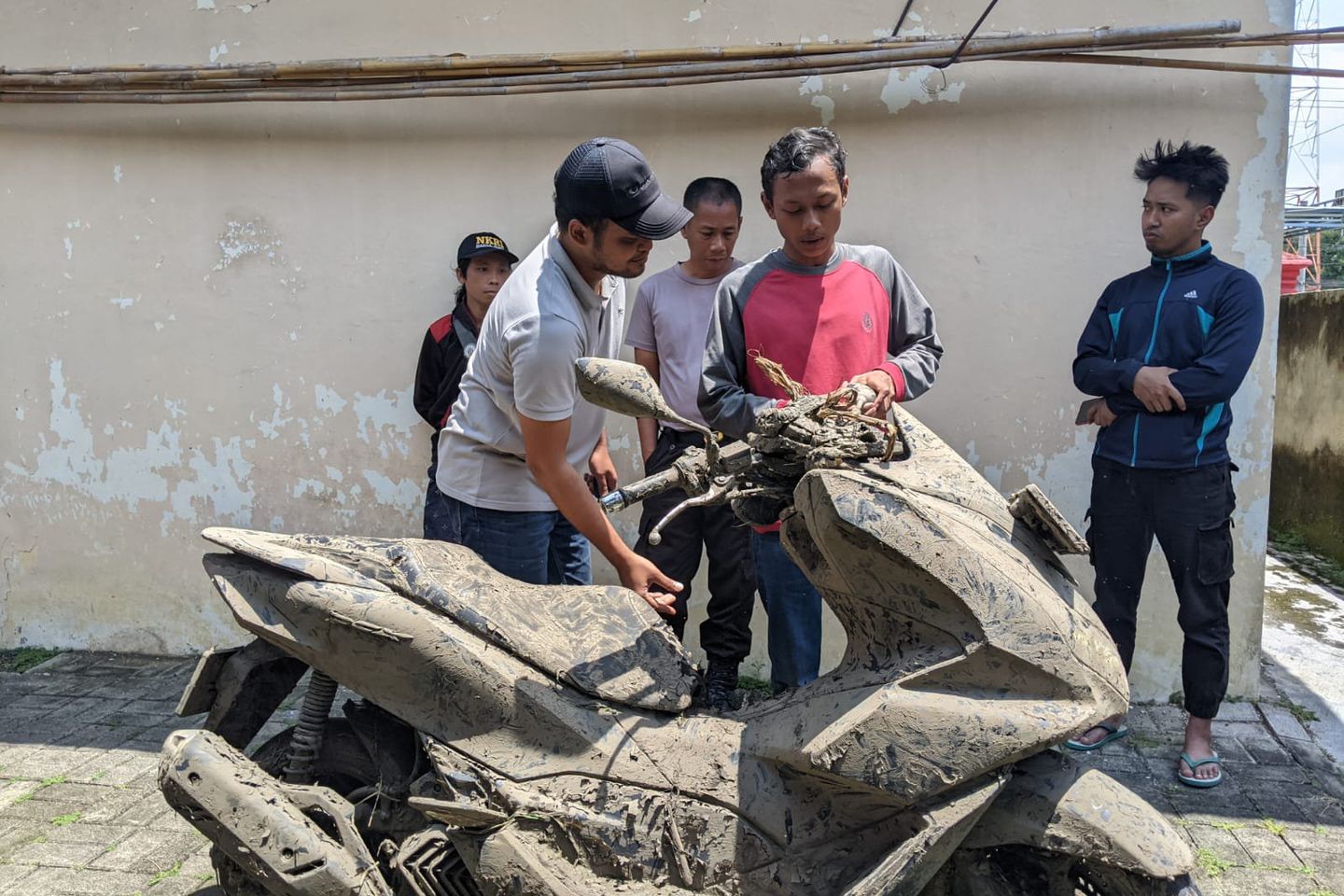 Warga Dawarblandong Digegerkan Penemuan Motor PCX di Tengah Persawahan