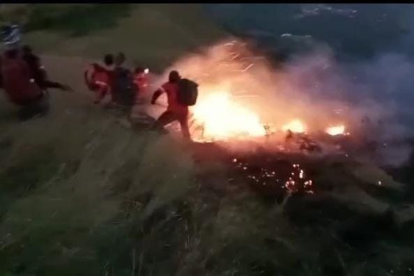 15 Hektare Area Gunung Bekel Trawas Terbakar, Pos Pendakian Ditutup Sementara