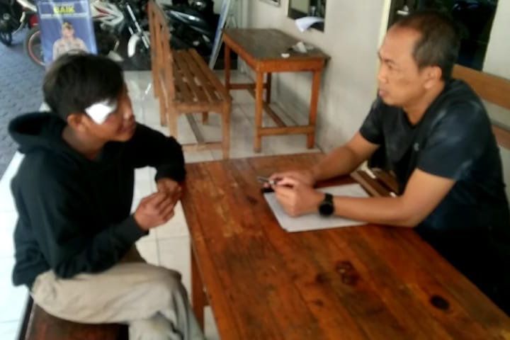 Tiga Remaja Dikeroyok Pemuda Tak Dikenal dengan Menggunakan Pedang