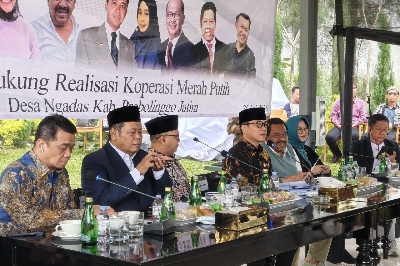 Mendes PDTT Janji Carikan Solusi Krisis Air Bersih di Lereng Bromo