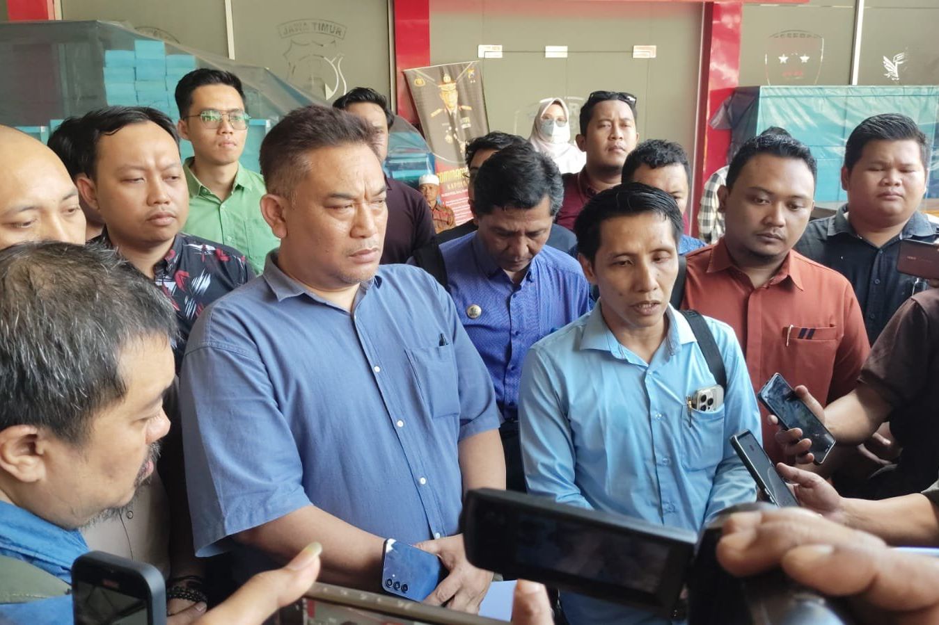 Pengacara Dilaporkan Anggota DPRD Saat Bela Klien, 25 Advokat Datangi Polres Jember