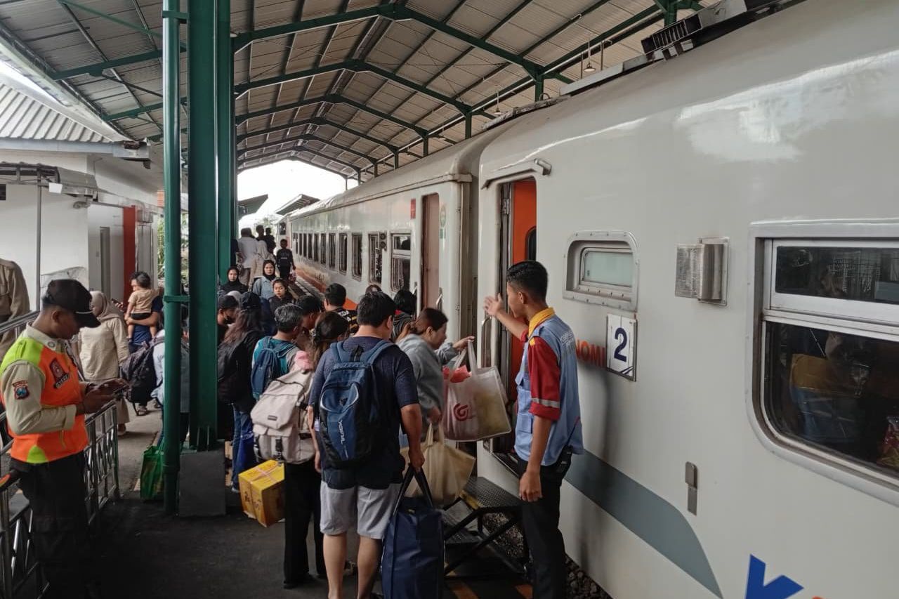 Libur Akhir Tahun, Puncak Keberangkatan Penumpang di PT KAI Madiun pada H+1 Natal