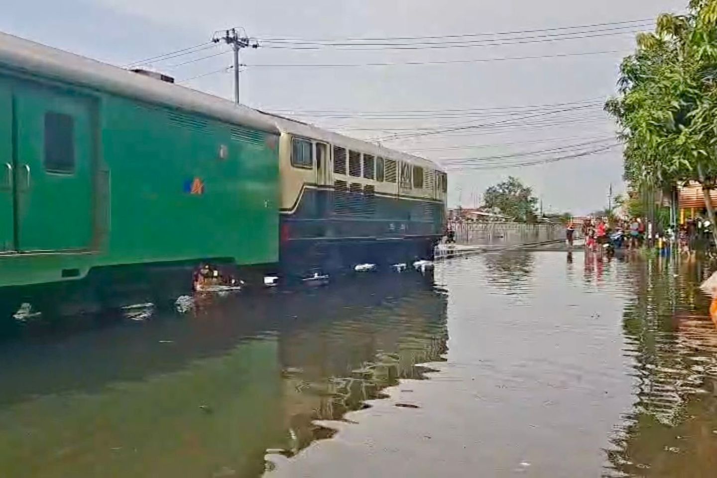 Kereta dari Daop Madiun ke Jakarta Tak Terdampak Genangan Air di Jalur Pekalongan-Sragi