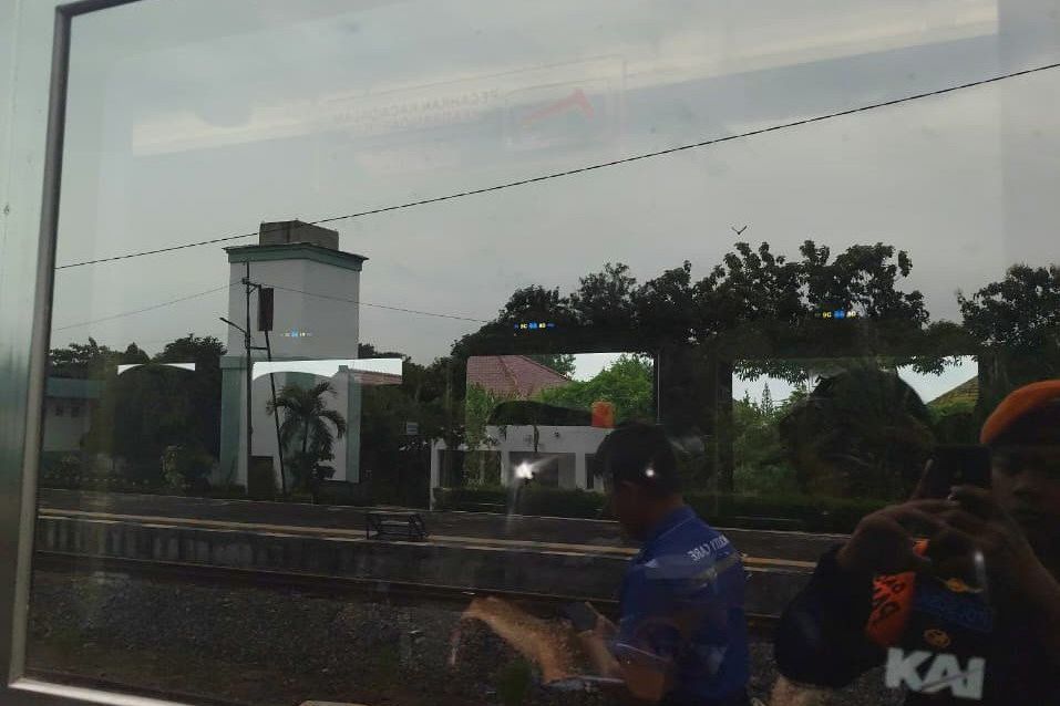 Kaca Kereta Ranggajati Pecah Dilempar Batu, PT KAI Buru Pelaku
