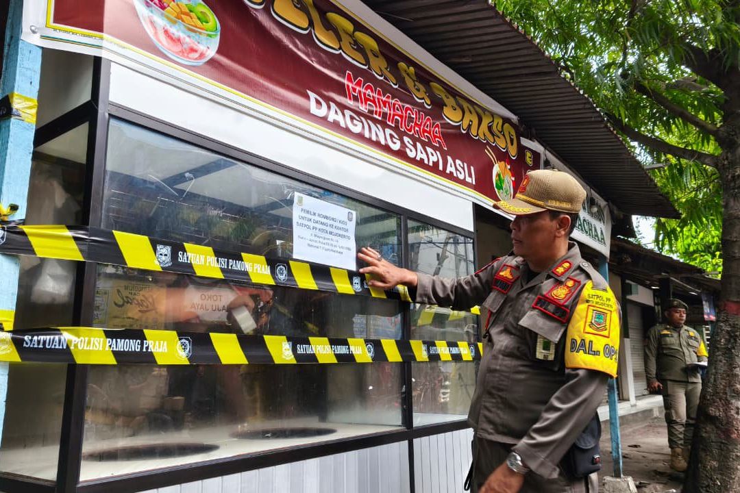 Buka Lapak di Trotoar, PKL di Kota Mojokerto Ditertibkan