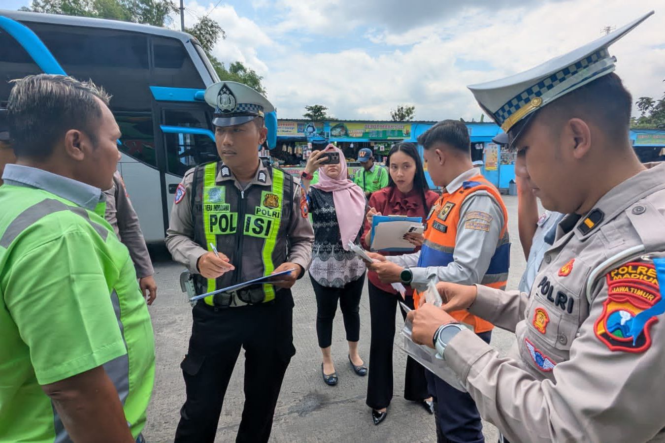 Minimalisasi Lakalantas, Satlantas Polres Madiun Periksa Armada Bus