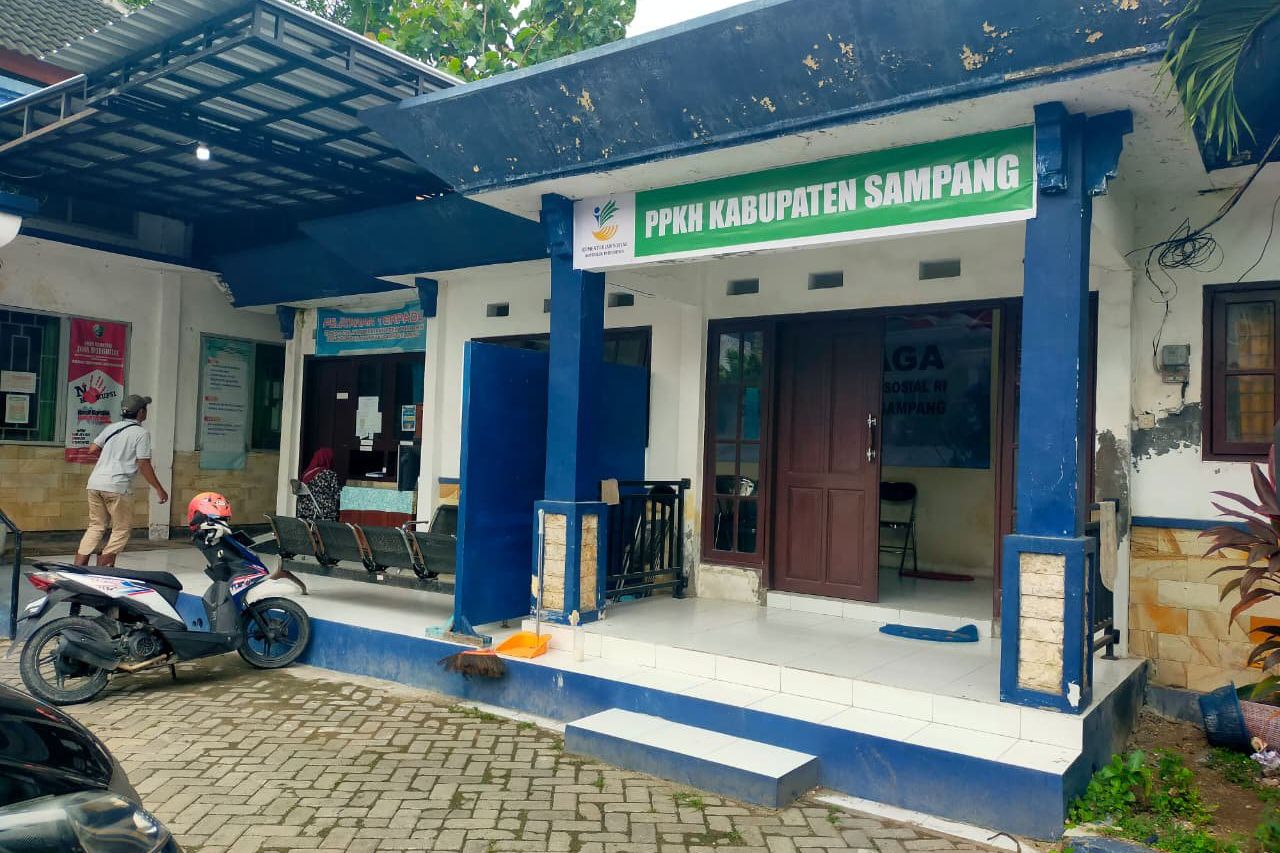 Uang Bansos PKH Empat KPM di Tambelangan Sampang Raib dari Rekening