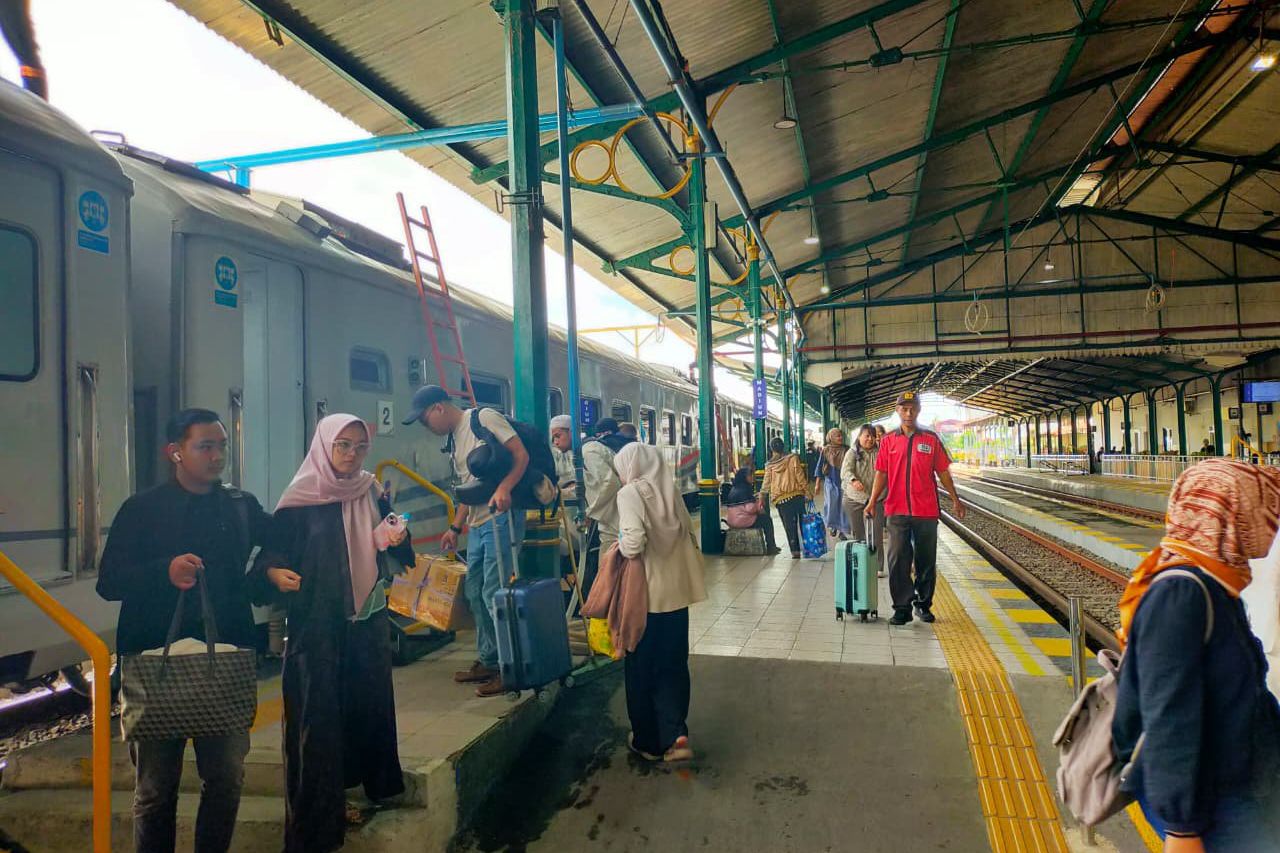 Hari ke-2 Lebaran, Penumpang Kereta di Wilayah KAI Daop 7 Madiun Melonjak 8 Persen