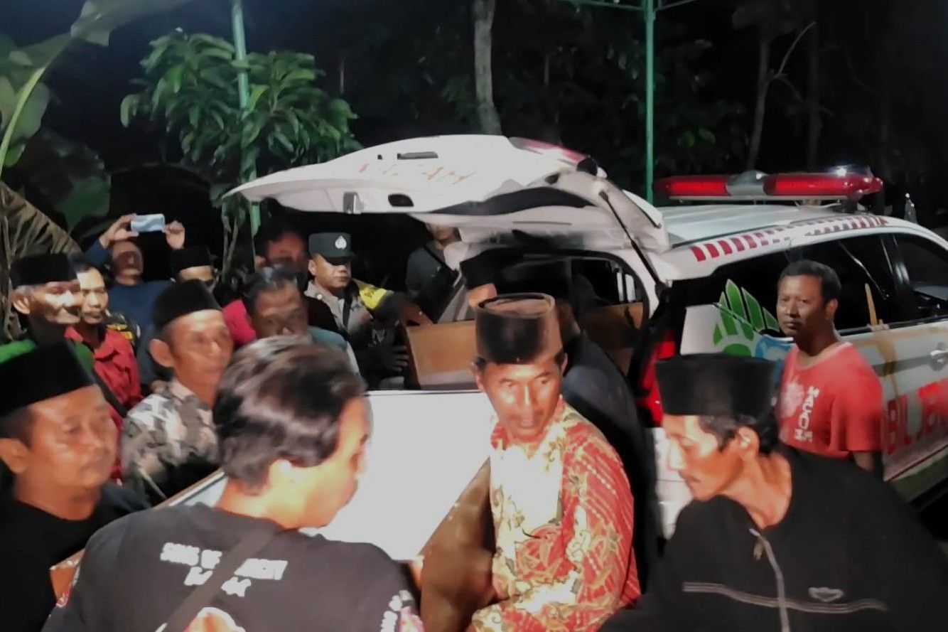 Satu Korban Tabrakan Kereta di Bekasi Dimakamkan di Ngawi