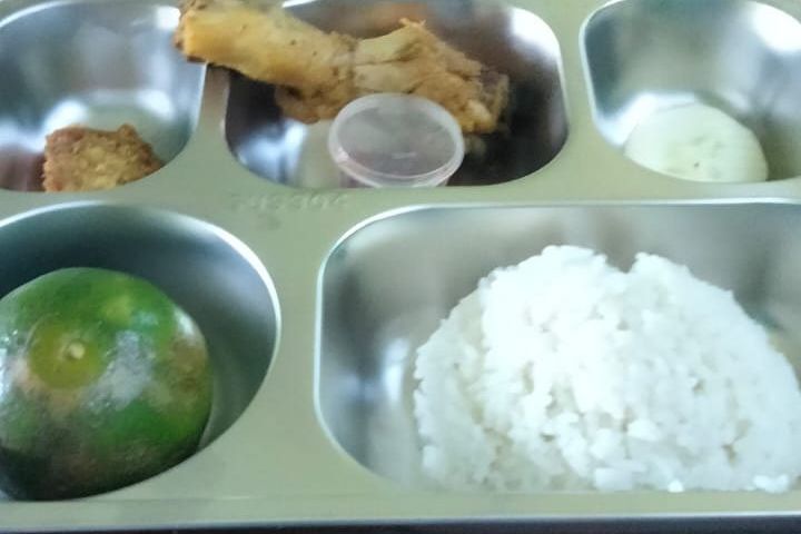 Wali Murid Protes, Menu MBG Siswa MI di Pasuruan “Garingan” Tanpa Sayur