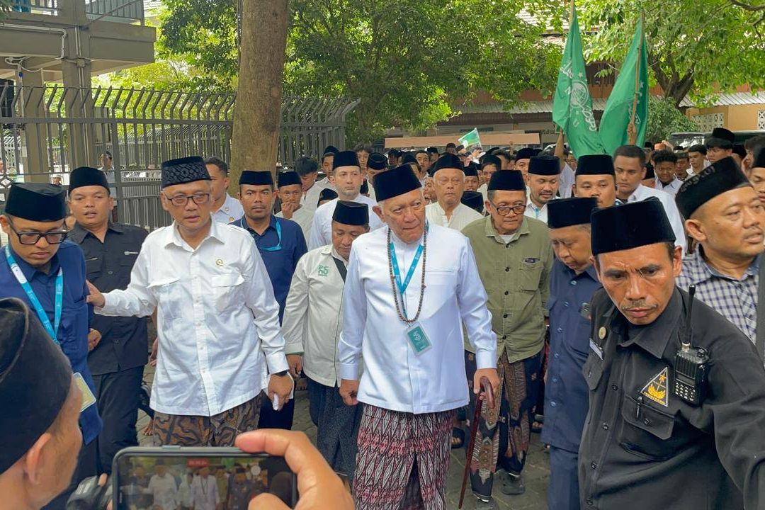 Gus Kikin Pulang ke Tebuireng, Disambut Ribuan Santri dengan Salawat