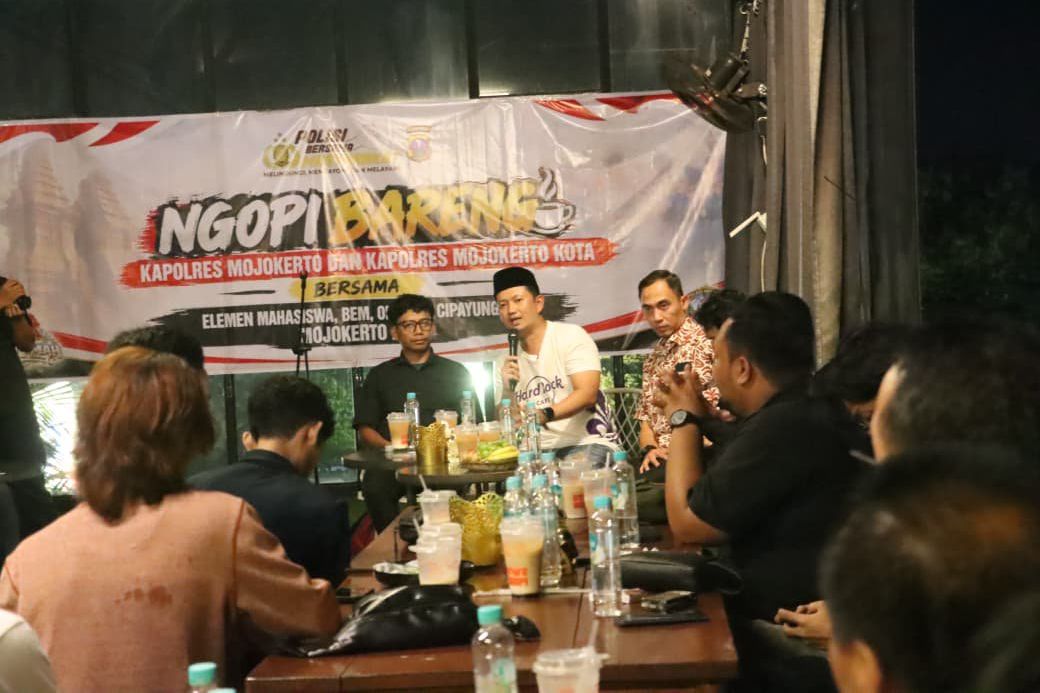 Polisi di Mojokerto Ajak Ngopi Bareng Mahasiswa, Buka Ruang Dialog dan Siap Dikritik