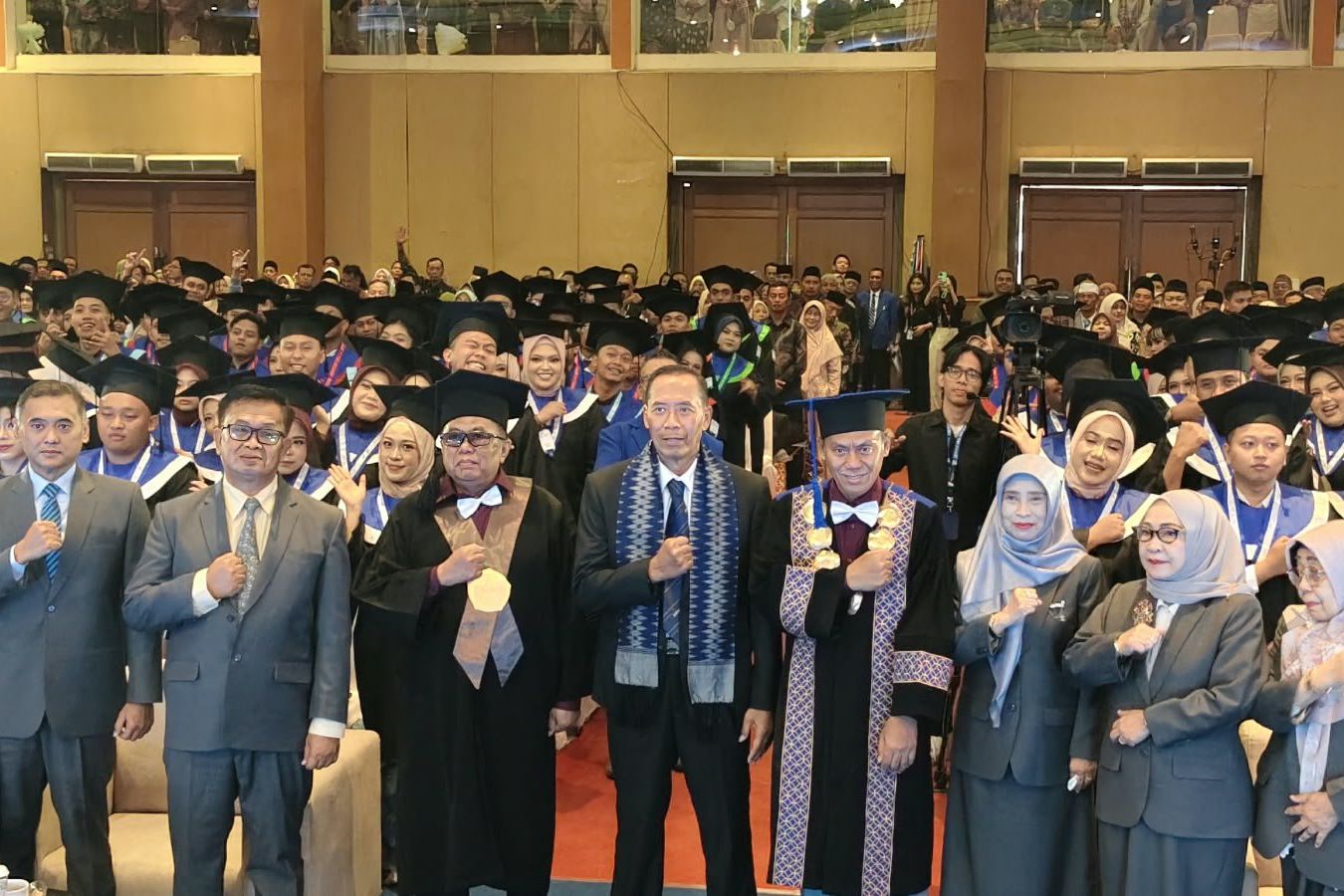 Indonesia Cetak Dua Juta Sarjana Tiap Tahun, Wamen Fauzan: Ijazah Saja Tak Cukup
