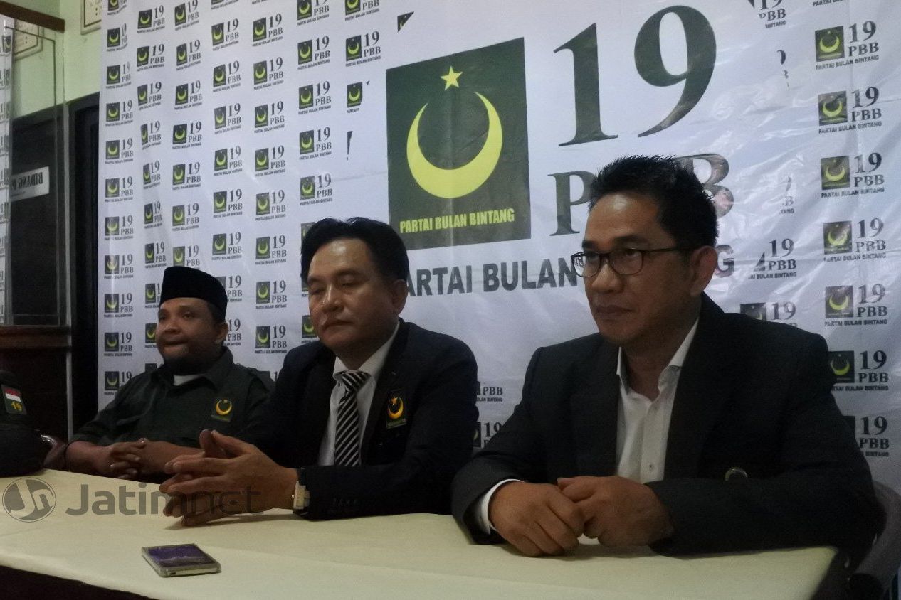 Yusril Tantang Prabowo Sumpah Pocong