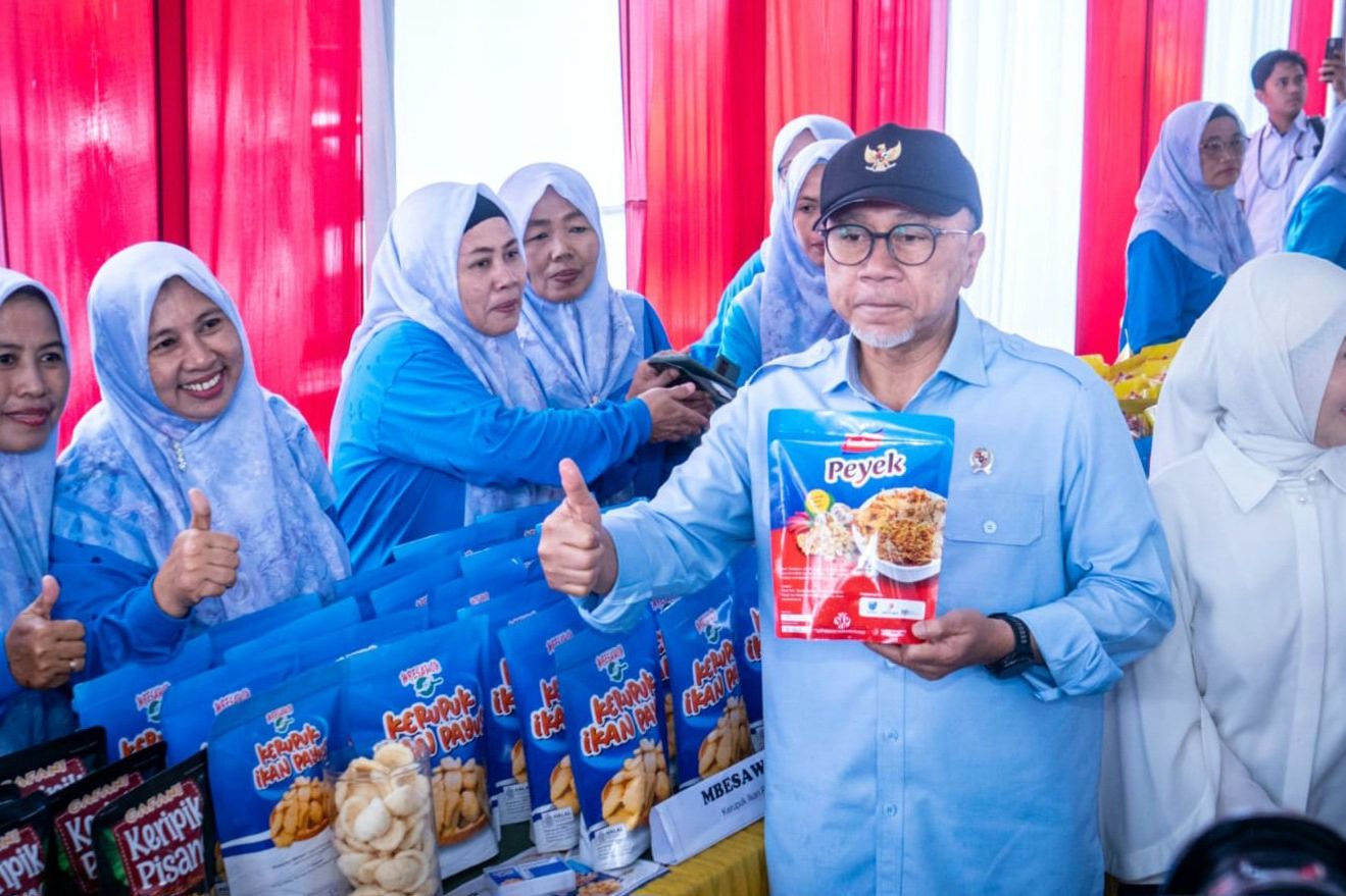 Zulhas Tinjau Kampung Bandeng Gresik, Janji Siapkan Tambak Ikan untuk Dukung MBG 2026