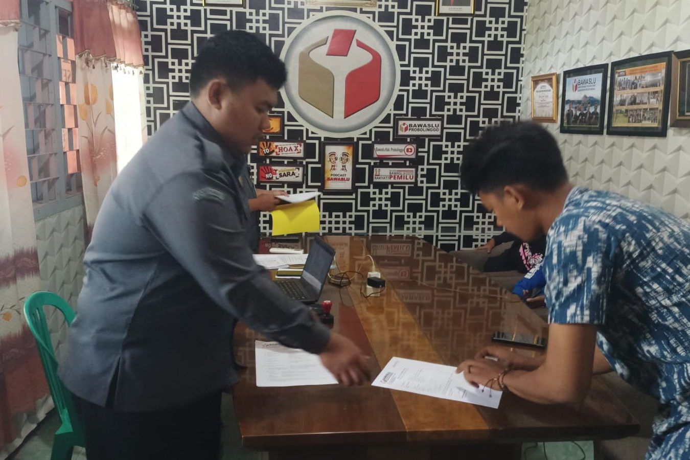 Tiga Warga Probolinggo Adukan Dugaan Kecurangan Perekrutan PPS