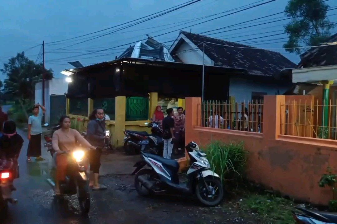 Angin Puting Beliung Terjang Dua Dusun di Probolinggo, 20 Rumah Rusak