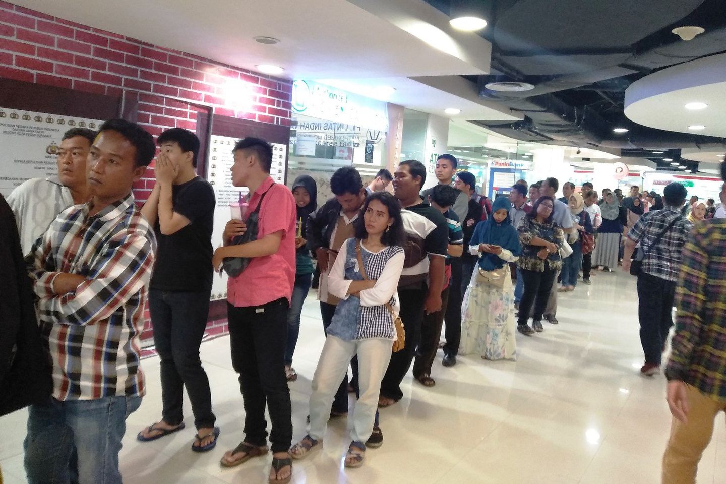 Hari Pertama Masuk Kerja, Permintaan Perpanjangan SIM Membludak