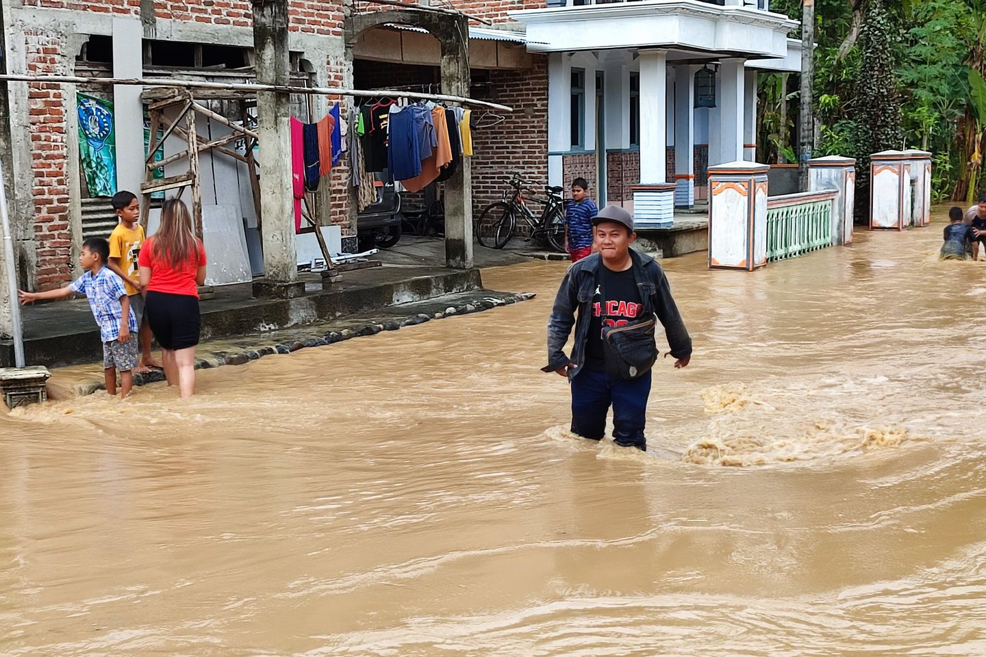 Hujan Semalaman, Delapan Desa di Ponorogo Terendam Banjir