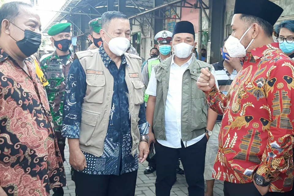 Pasar Driyorejo Kotor, Gus Yani Marahi Pengelola Pasar