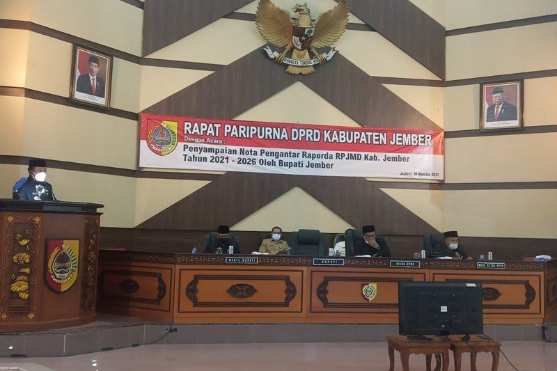 Terkait Honor Pemakaman Covid-19, Bupati Jember Janji Evaluasi