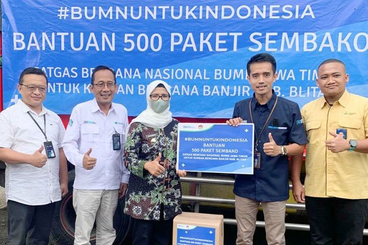 Satgas Tanggap Bencana Nasional BUMN Jatim Salurkan 1.000 Paket Sembako Bagi Korban Banjir