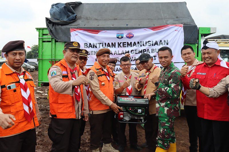 Kwarda Pramuka Jatim Kirimkan Bantuan kepada Korban Gempa Cianjur
