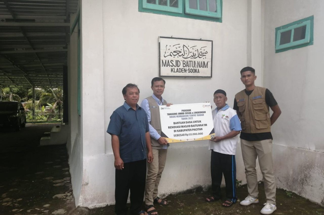 Bulog Ponorogo Salurkan Dana TJSL untuk Pembangunan Masjid
