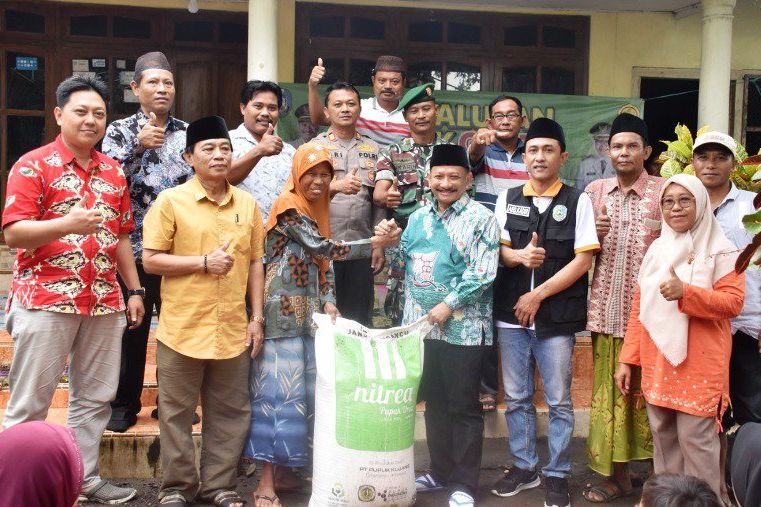 Pemkab Situbondo Salurkan 665 Ton Pupuk Gratis untuk 12 Ribu Petan