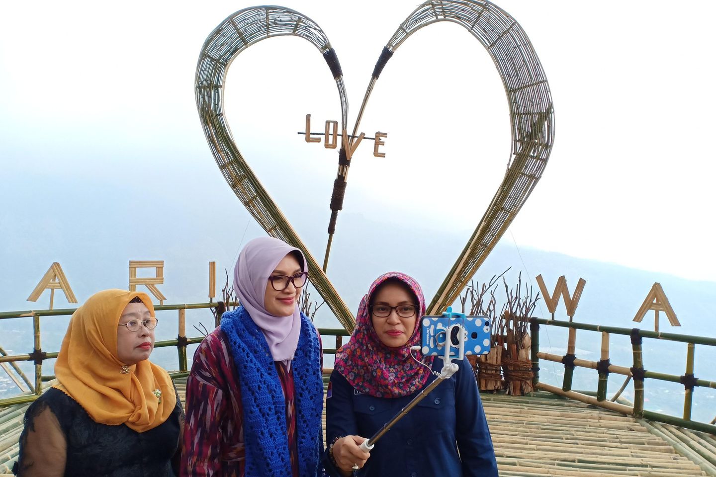 Instagramable, Swafoto di Bukit “Seribu Selfie” Probolinggo