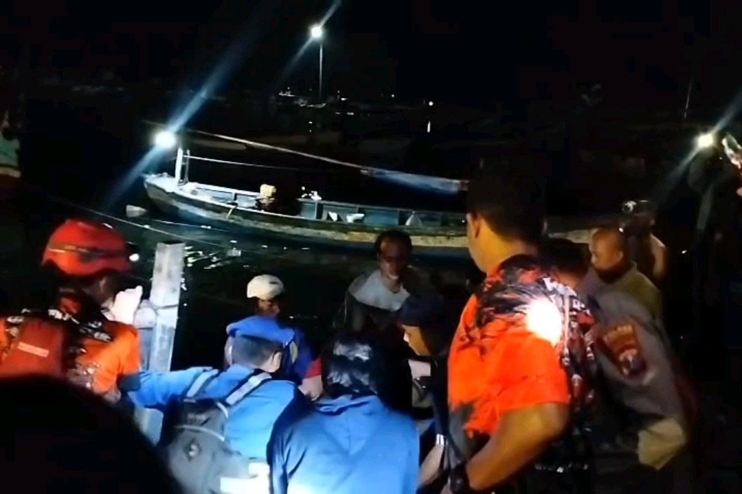 ‎Diduga Depresi Usai Perceraian, Pemuda di Probolinggo Lompat ke Laut Mayangan