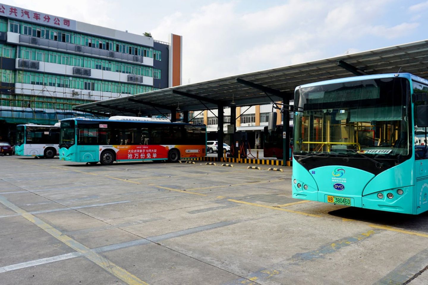 Shenzhen Mulai Terjunkan 16 Ribu Bus Listrik